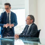 Andreas Engelbrecht und Damian Krawiec, die Partner der Engelbrecht Krawiec Rechtsanwaltskanzlei, im Gespräch.
